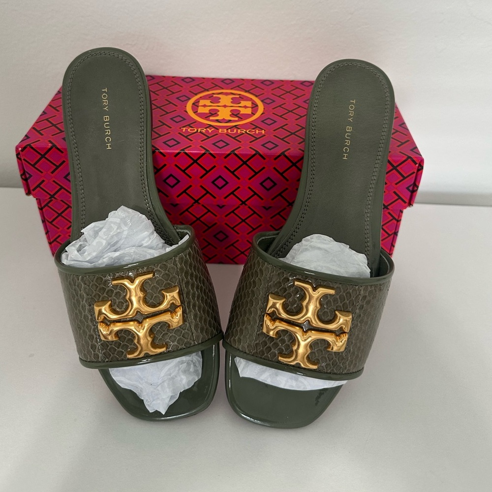 Tory Burch Eleanor Slide Sandals in Palm Leaf Green with Gold Emblem - US SIZE 6